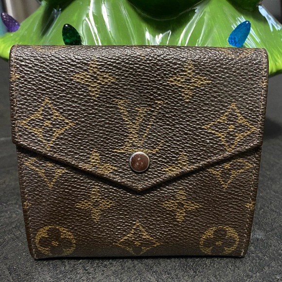Louis Vuitton Wallet - Picture 2 of 6